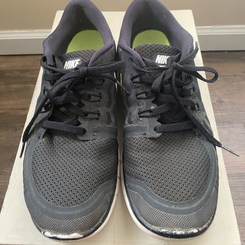 Nike Free 5.0 Black Sneaker- Unisex Youth Size 7Y